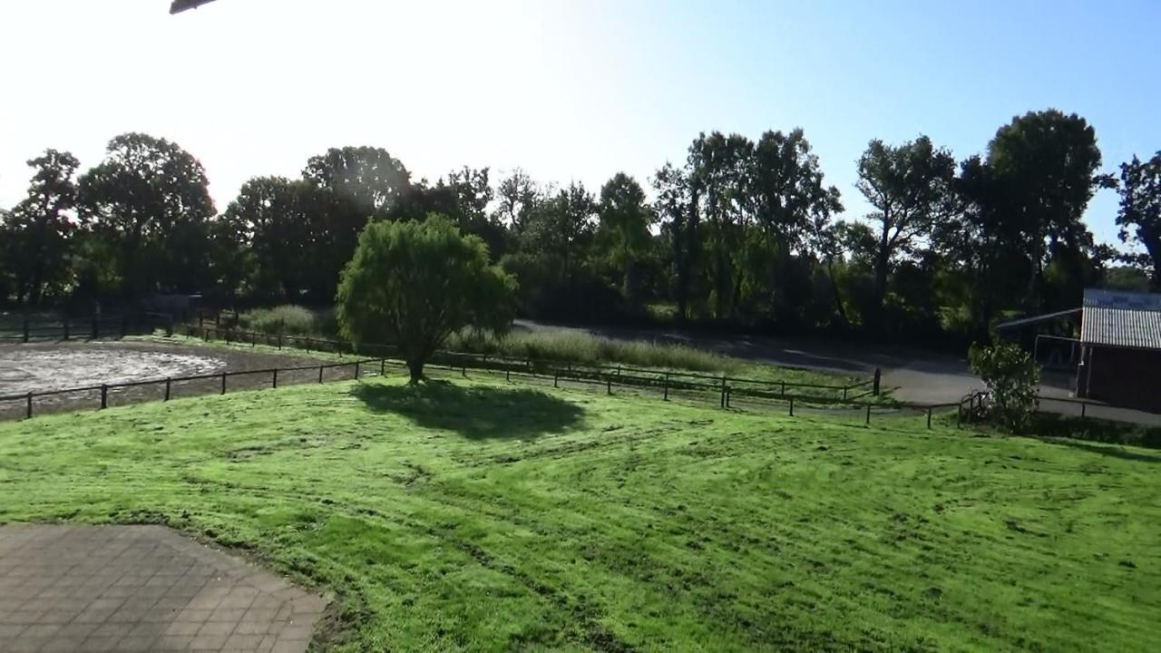 מלון Remilly-les-Marais Les Grands Chenes מראה חיצוני תמונה
